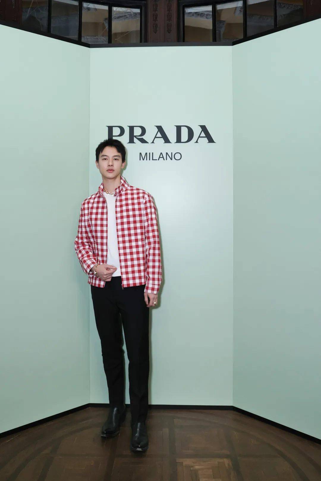 最好的那件衣服<strong></p>
<p>南岸回收贵金属原料</strong>，是你的自信