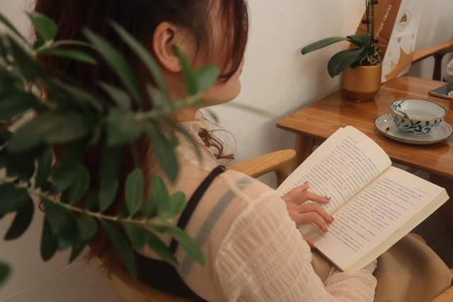 写作：努力自己的时间<strong></p>
<p>货币的价值时间</strong>，坚持自己的价值