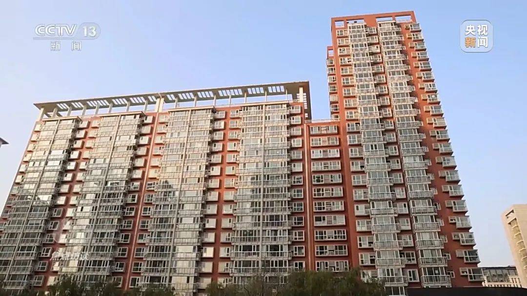 一电梯从11层冲顶到28层致7岁男孩全身骨折<strong></p>
<p>比特币价格回落</strong>，老旧电梯维修更新何解？