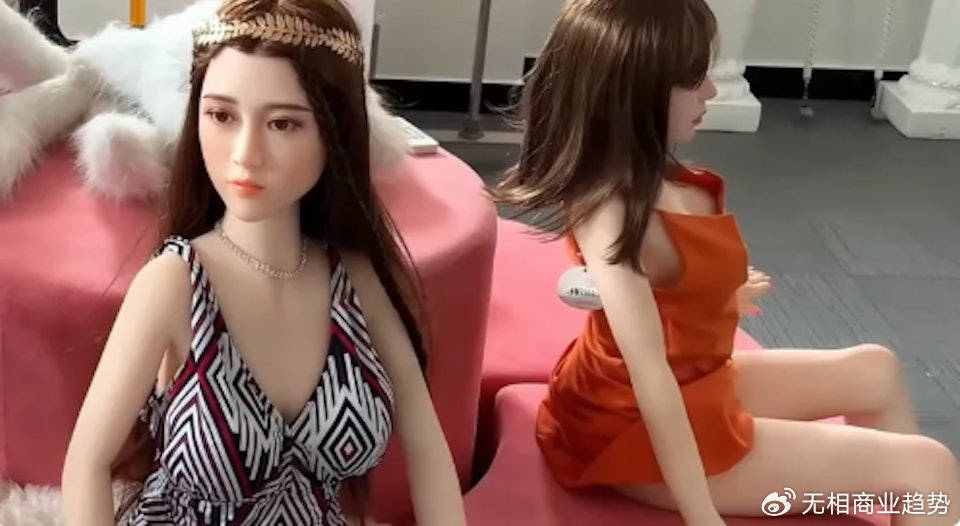 性机器人时代<strong></p>
<p>原油最新消息新闻</strong>，来了