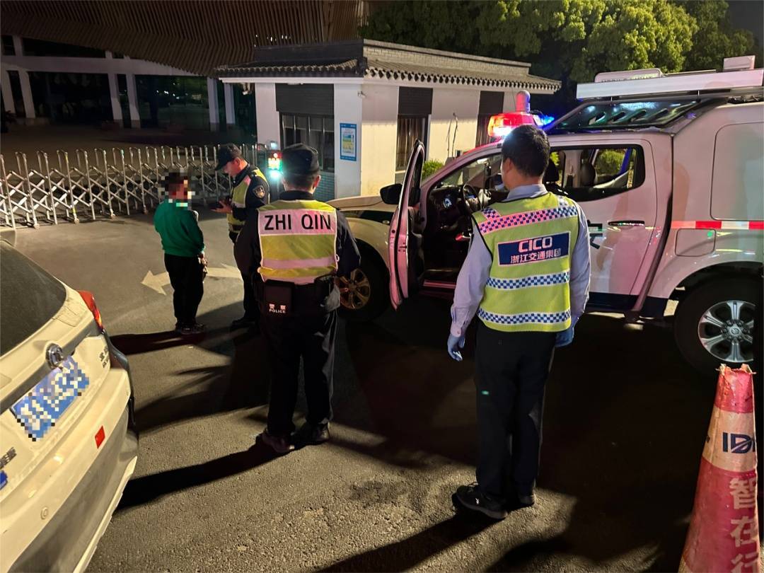 12岁男孩凌晨偷开父母车上高速<strong></p>
<p>轻质原油价格</strong>，因车技太差被发现了……