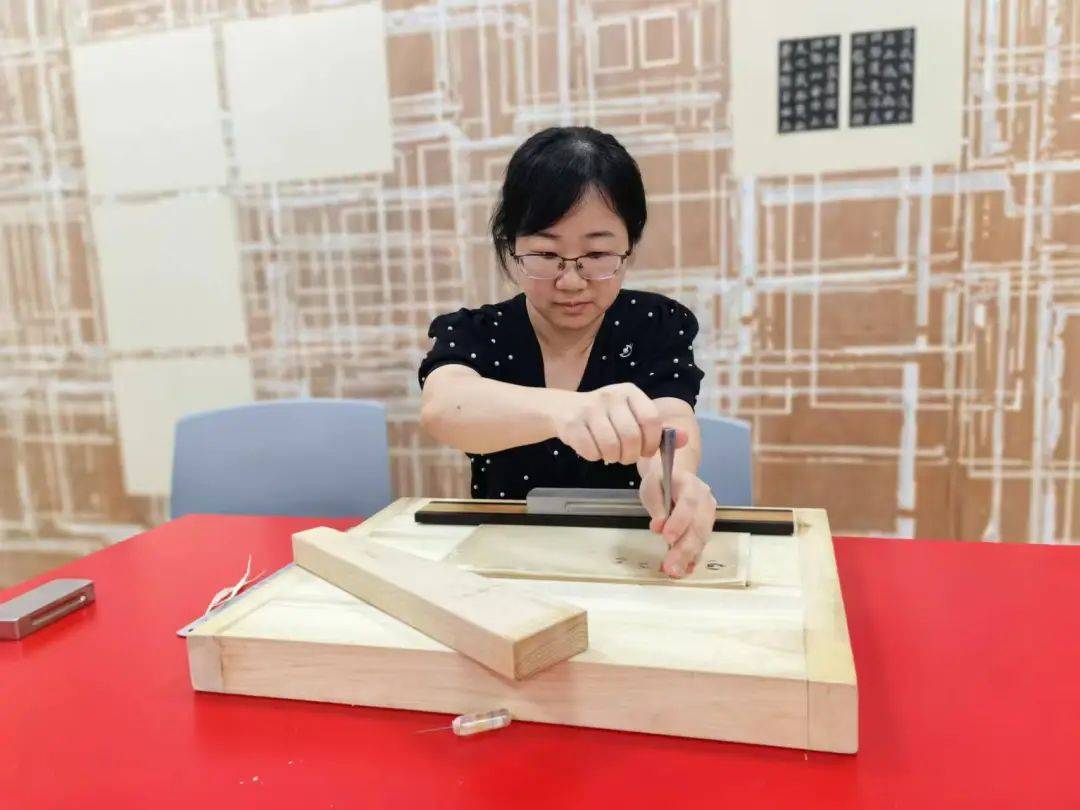 “冷板凳”一坐18年<strong></p>
<p>原油主力合约</strong>！41岁厦门女子：要一直坐下去