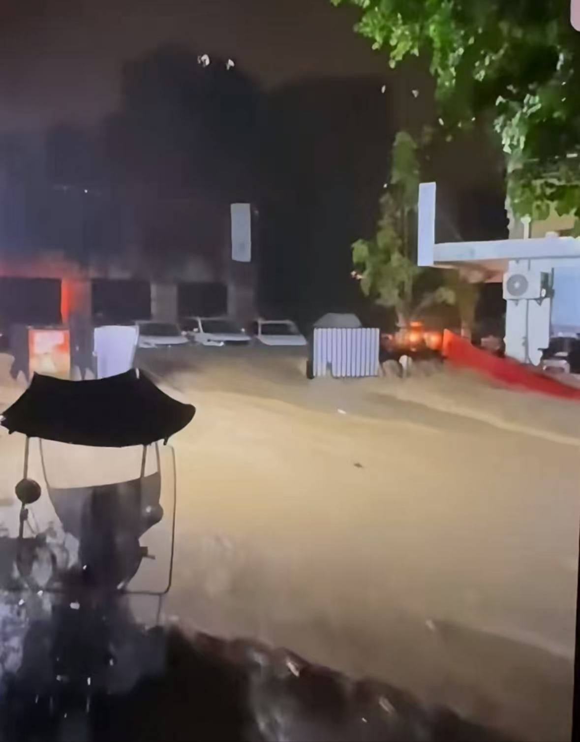 暴雨致重庆一小区女保安遇难<strong></p>
<p>原油期货公司</strong>，知情人：深感悲痛，已安抚家属