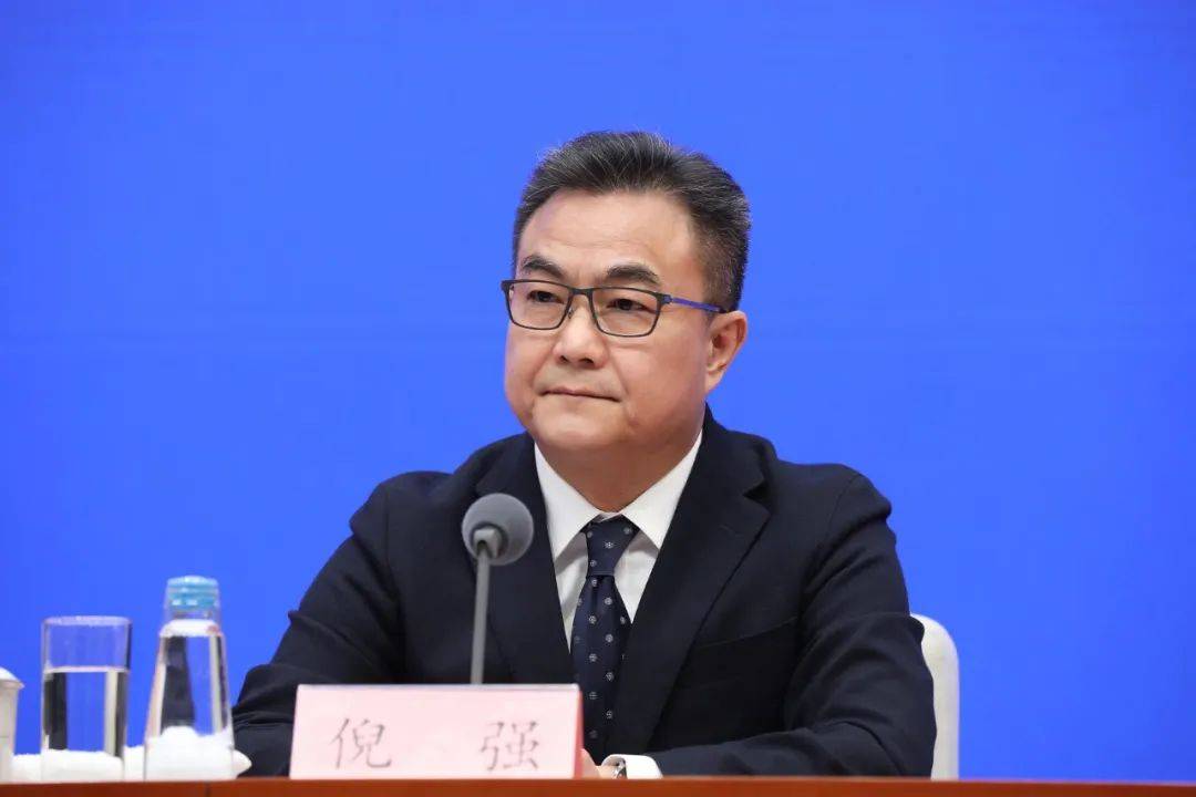 “老虎”倪强<strong></p>
<p>油面</strong>，被罢免