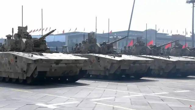 100式坦克<strong></p>
<p>原油</strong>？红旗-29？东风-61？九三阅兵都有哪些亮点？