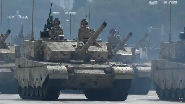 100式坦克<strong></p>
<p>原油</strong>？红旗-29？东风-61？九三阅兵都有哪些亮点？
