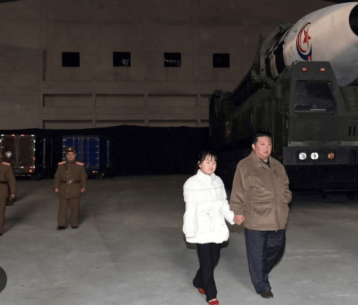 金正恩女儿首登国际舞台<strong></p>
<p>原油期货价格走势</strong>，引爆接班传闻！英国首相被架空，工党内斗成全武行…