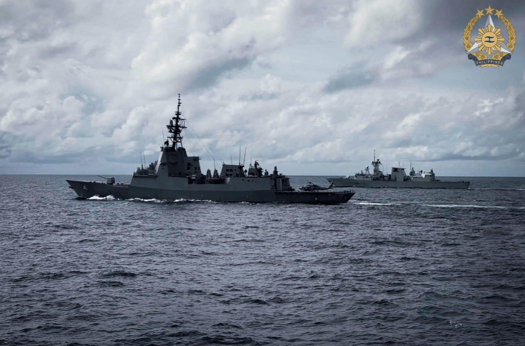 海峡爆发激烈对峙<strong></p>
<p>原油期货价格走势</strong>，外军直升机冲向直十，下一刻却彻底老实了！