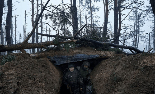 “管道 - 3” 行动：俄军敢死队爬4天管道<strong></p>
<p>中国原油期货上市</strong>，攻入库皮扬斯克，打懵守城乌军