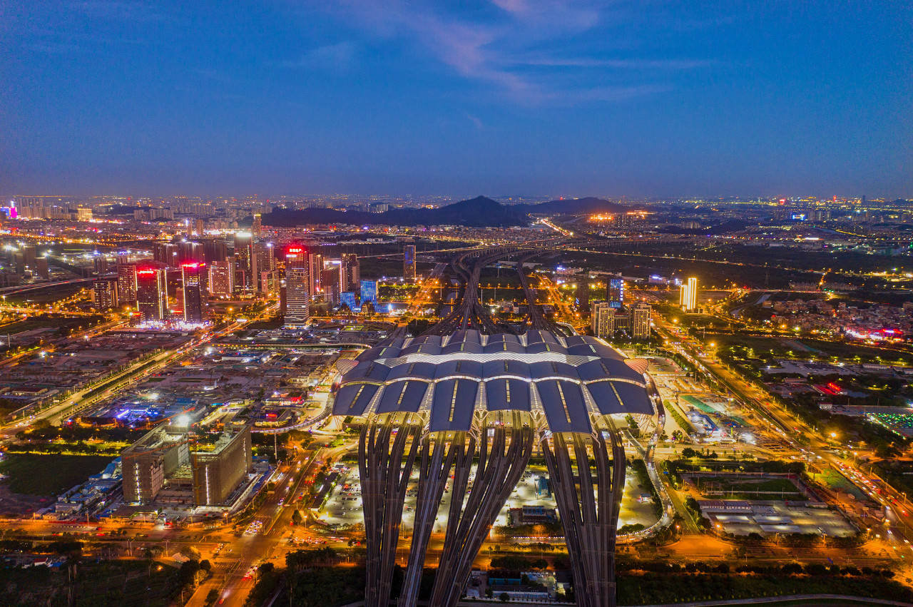 经济强市不断建新高铁站：至少“一城六站”<strong></p>
<p>原油进口权</strong>，它们在下什么棋？