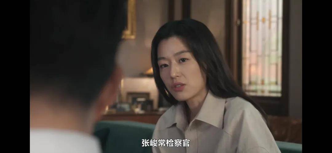44岁要去“竞选总统”的全智贤<strong></p>
<p>原油进口权</strong>，穿衣风格都变了！
