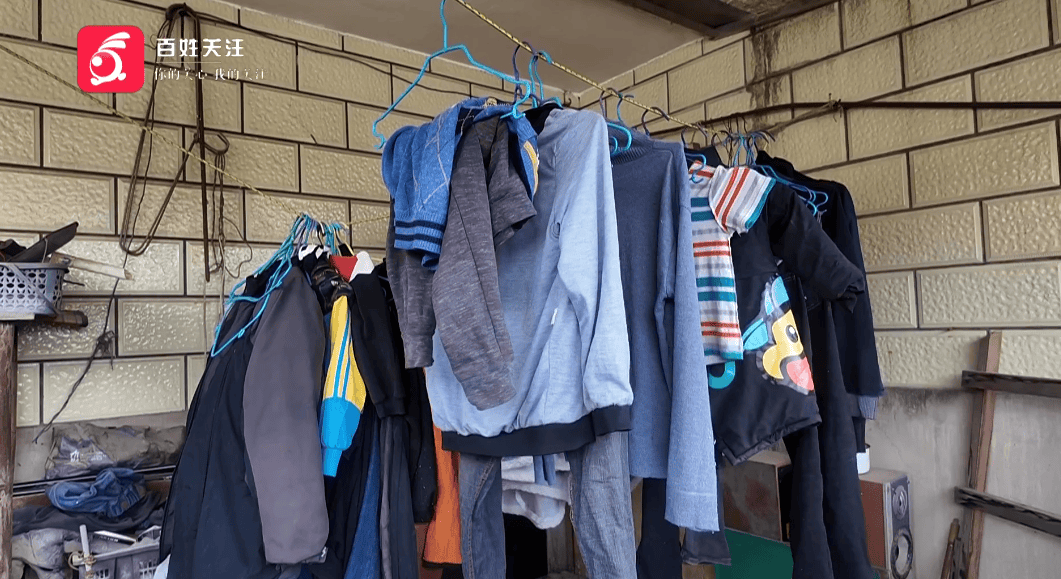 心酸！12岁男孩“独居”贵阳一安置房内<strong></p>
<p>中原油田信息</strong>，父亲回应：迫于无奈，因为……