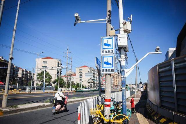 电动自行车新国标实施半月<strong></p>
<p>中原油田信息</strong>，“旧标车”上牌排长队，规范和需求的碰撞何解？