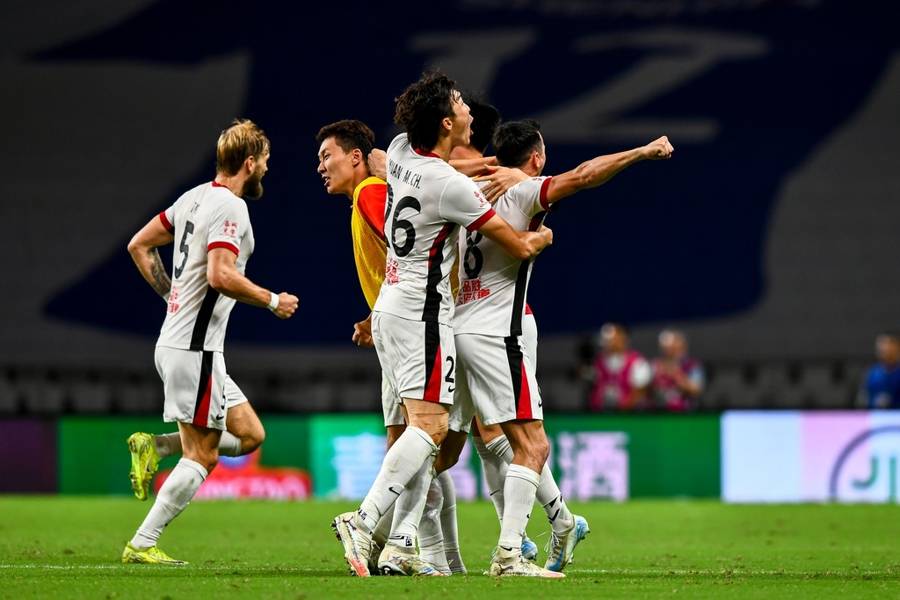 中超争冠形势明朗：国安已经掉队<strong></p>
<p>天然气原油</strong>，申花希望渺茫，蓉城领先海港半个身位