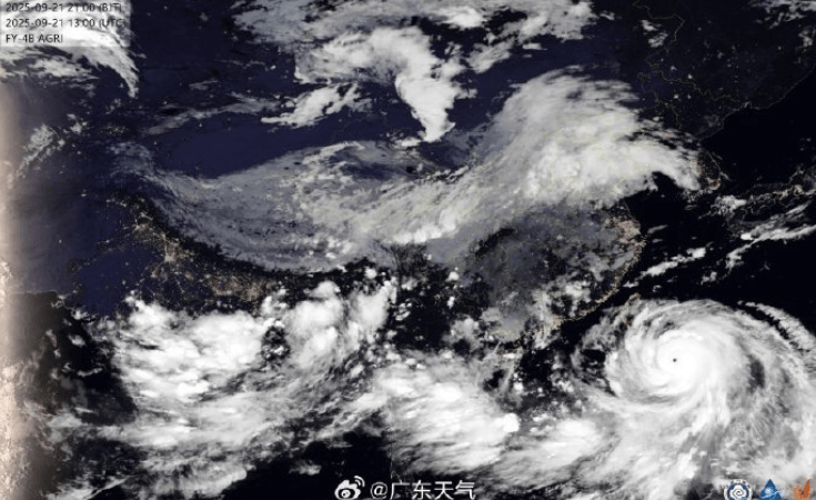 特大暴雨+17级大风！风王“桦加沙”逼近，深圳全市启动应急机制！是否“五停”？