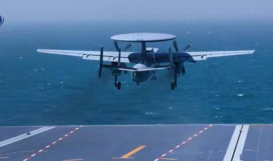 福建舰喜讯频传，空警600成功弹射起飞，歼35战机首次登舰亮相