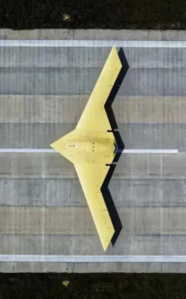 轰20是个障眼法<strong></p>
<p>原油苯</strong>，它绝不是中国版的B-21？或实现无人隐身战略打击