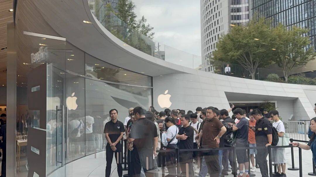 苹果印度厂哥月薪1200元<strong></p>
<p>原油苯</strong>，印度版iPhone却比国行版贵2000元？