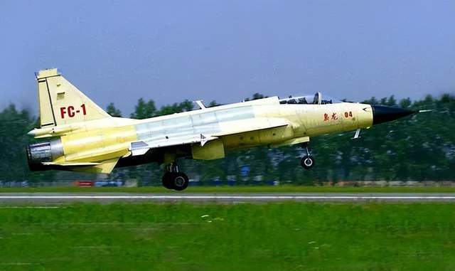 美国成了笑话：歼-35成人类首款电磁弹射五代机<strong></p>
<p>原油苯</strong>，美军在干啥？