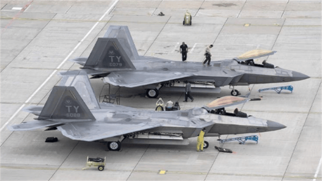 过于落后可以展示?歼20大方展示<strong></p>
<p>原油苯</strong>,“野兽模式”强压F35一头