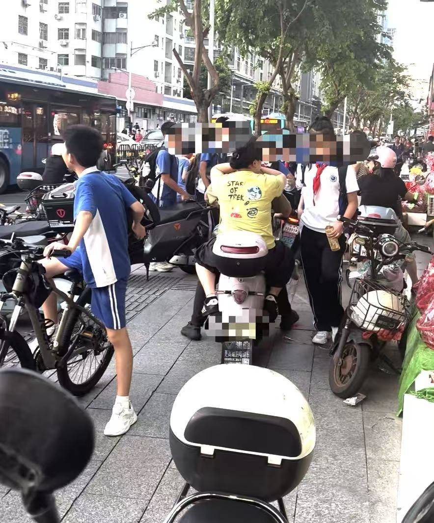 深圳一医院门口被指“举步维艰”<strong></p>
<p>石蜡基原油</strong>！整治后记者实探:仍很堵