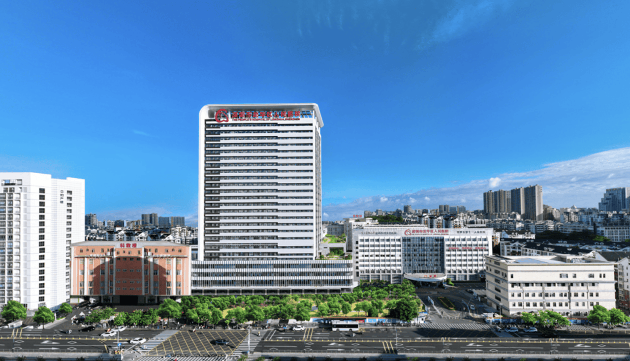 深圳一医院门口被指“举步维艰”<strong></p>
<p>石蜡基原油</strong>！整治后记者实探:仍很堵