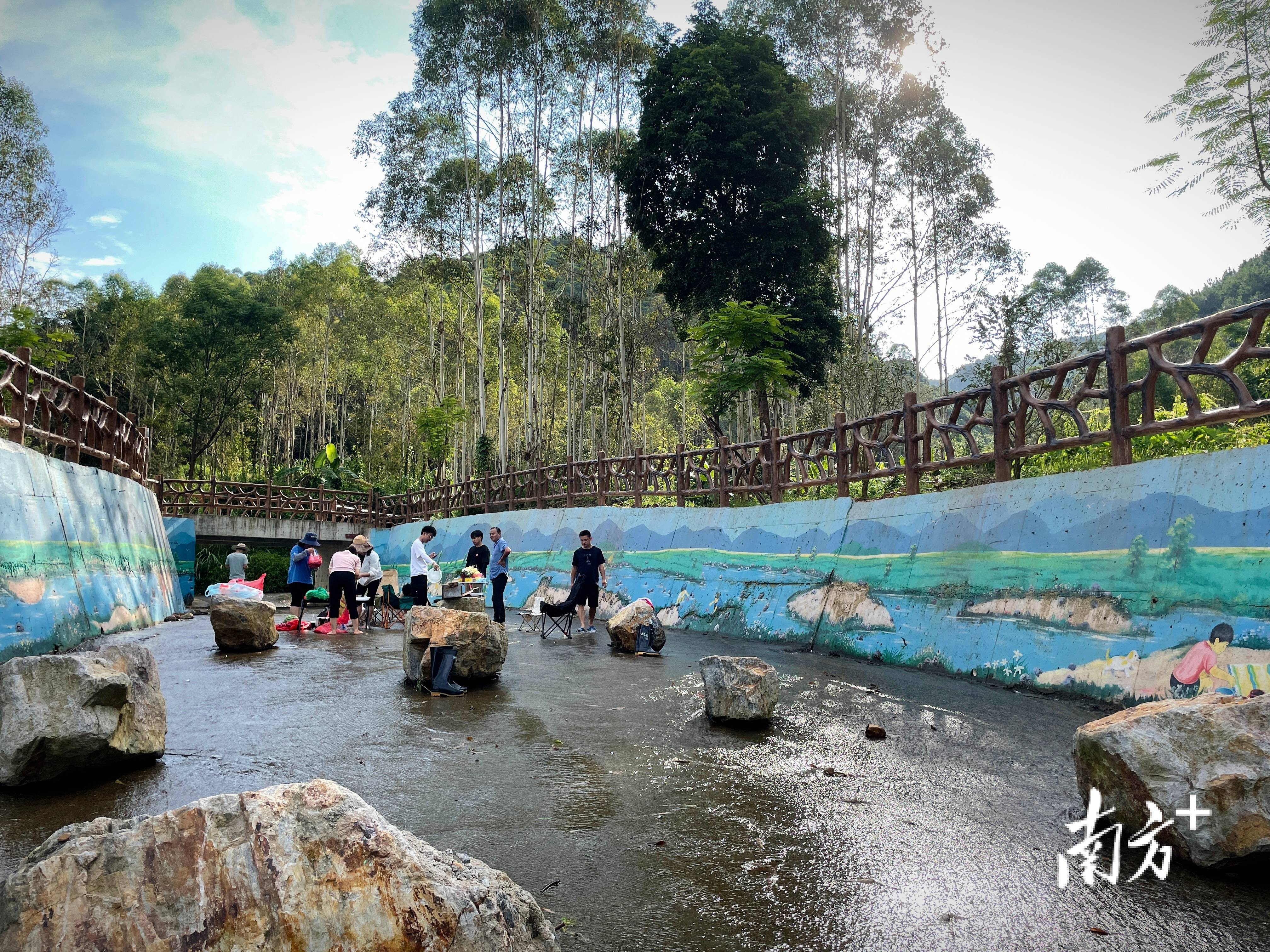 “外来媳妇”谭焕贞五年深耕<strong></p>
<p>石蜡基原油</strong>，佛冈高岗宝山村换新貌