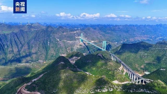 大国工程+1<strong></p>
<p>石蜡基原油</strong>！世界第一高桥花江峡谷大桥今日通车