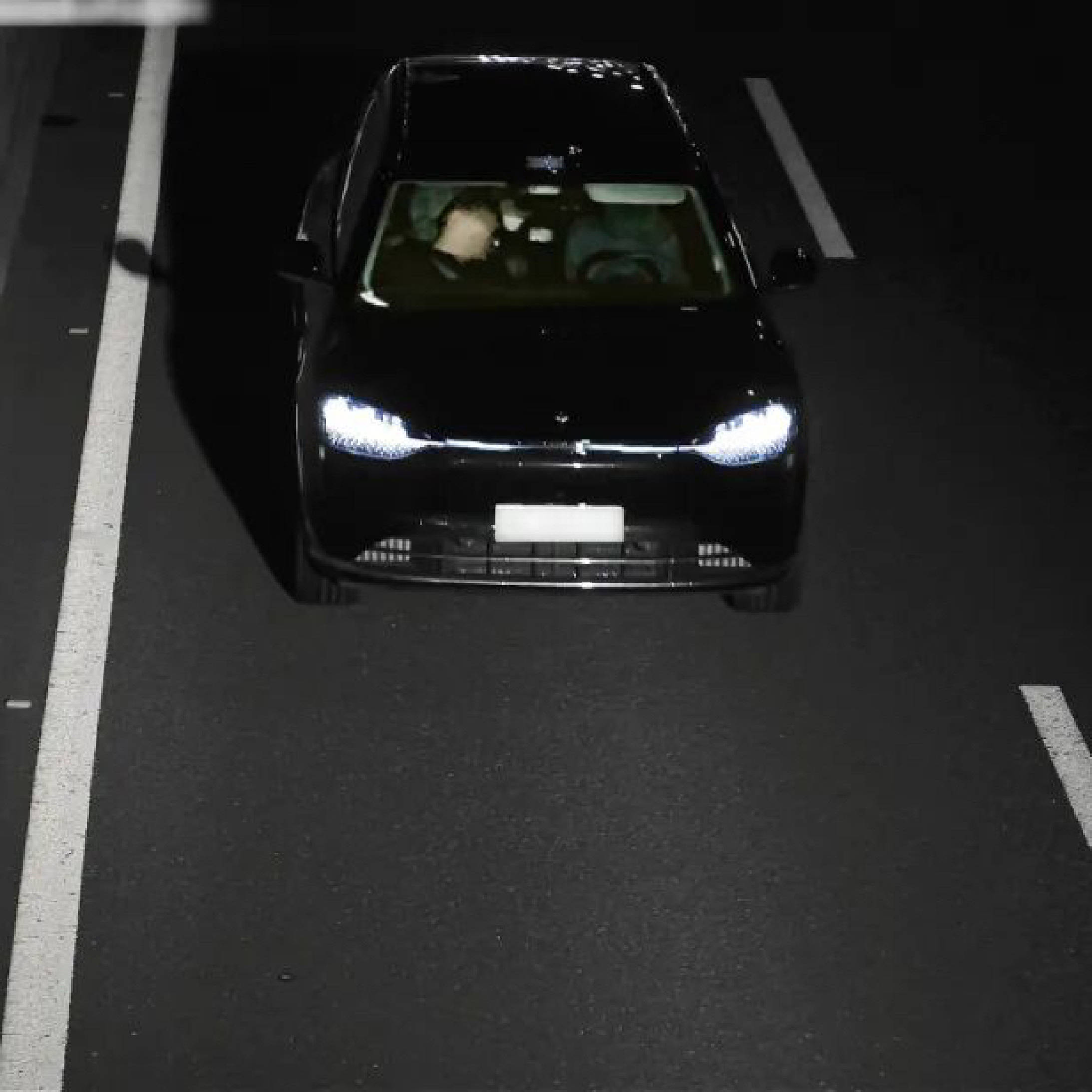 醉酒司机深夜无人驾驶 "智驾神器”滥用风险引关注