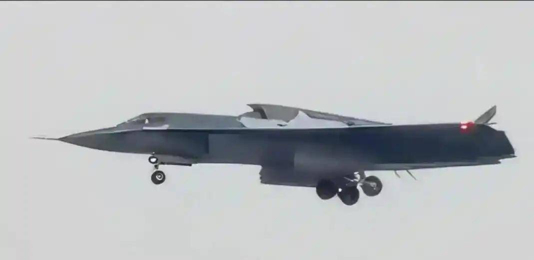 歼-36是隐身轰炸机？印媒：世界首款六代机<strong></p>
<p>爬虫</strong>，美国F-47在三年后飞