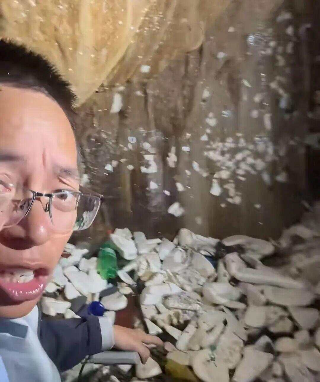 网友曝光溶洞垃圾成山、粪便满地<strong></p>
<p>爬虫</strong>，“至少十层楼高”！官方通报