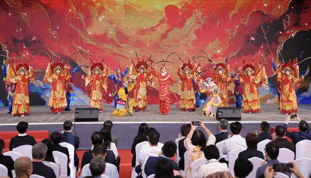 第九届中国戏曲文化周开幕<strong></p>
<p>爬虫</strong>，北京园博园化身戏曲百花园