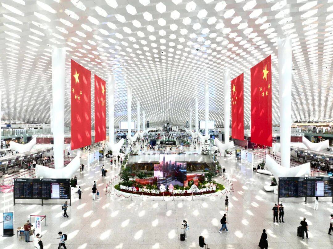 “不亚于春节回家”！凌晨5点<strong></p>
<p>充电</strong>，深圳有人已经堵在路上……