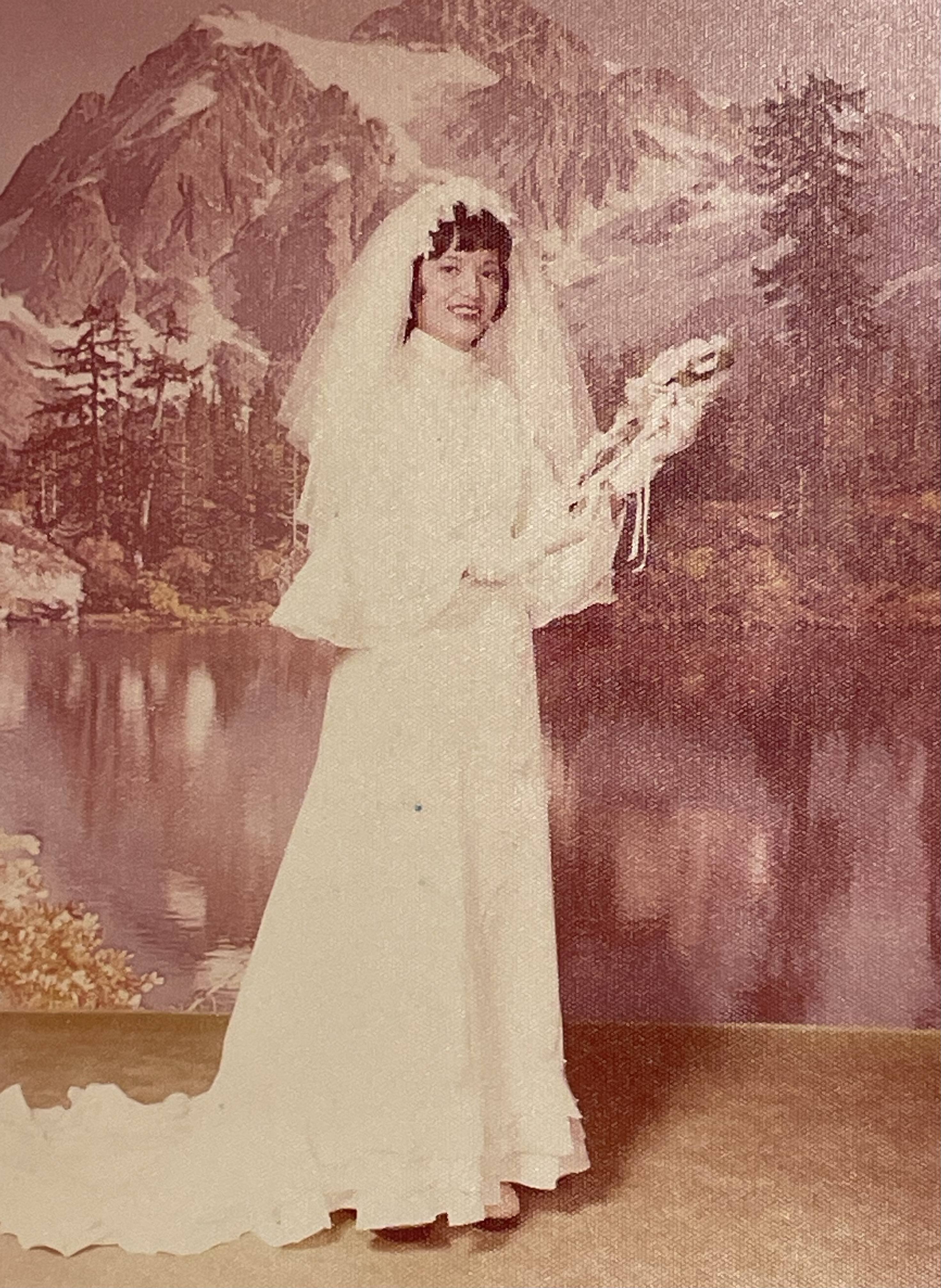 母亲葬礼上无名字 女儿写书为她“伸冤”