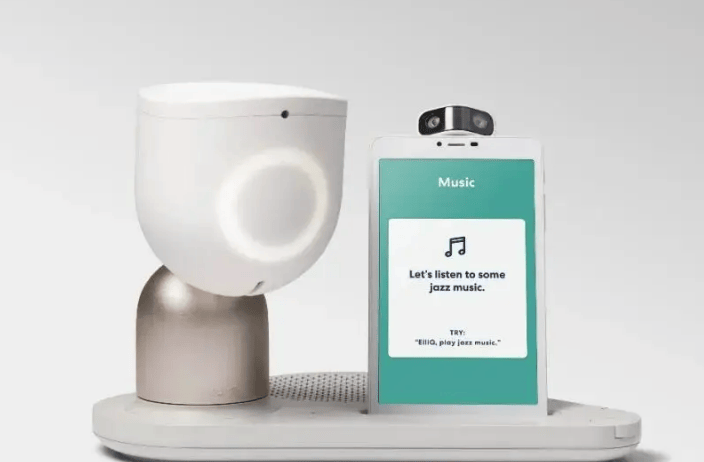 给奶奶们发的AI孙子<strong></p>
<p>充电</strong>，有点让人失望？千亿AI玩具市场虚火正旺？