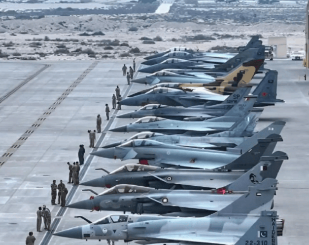 巴基斯坦总理在联合国<strong></p>
<p>充电</strong>，宣布印巴空战真实战绩