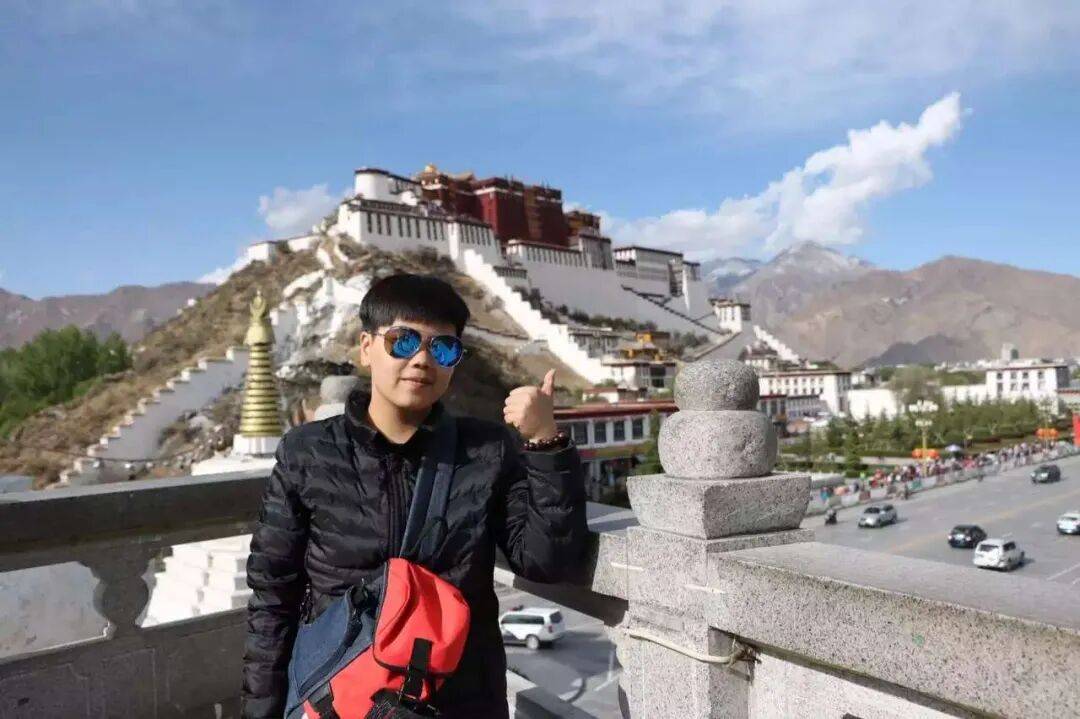 纸质火车票退场<strong></p>
<p>充电</strong>，每道折痕里都藏着远方、爱情与山河记忆