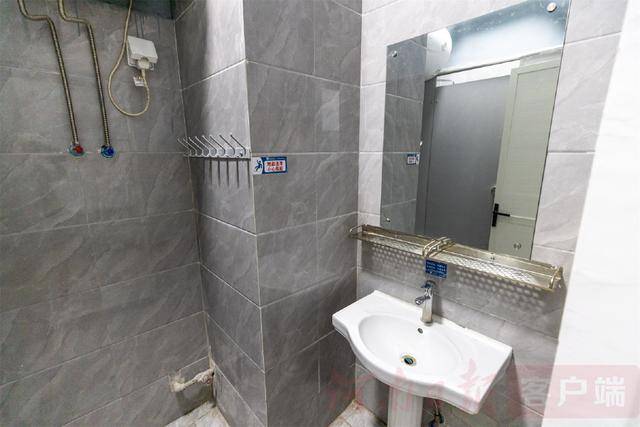 从8人间到夫妻房<strong></p>
<p>php</strong>，郑州富士康员工幸福安居“进行时”