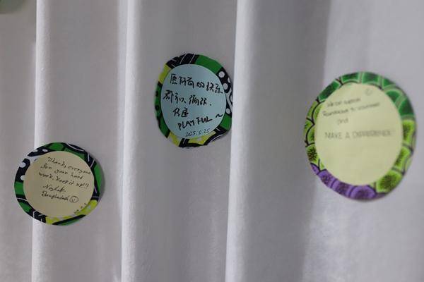 当年轻人走进二手市场：“买二手是年轻人更聪明的选择”