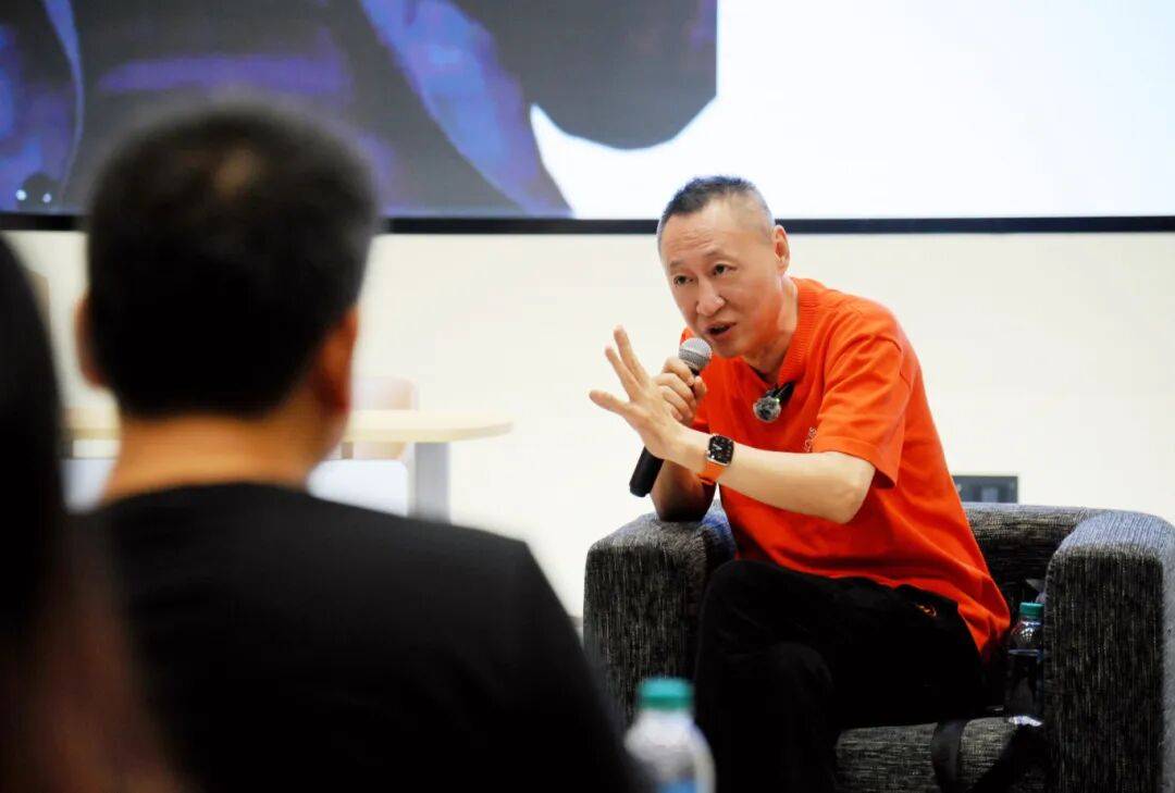 和影视大咖面对面<strong></p>
<p>php</strong>！网友：又是“别人家”的学校