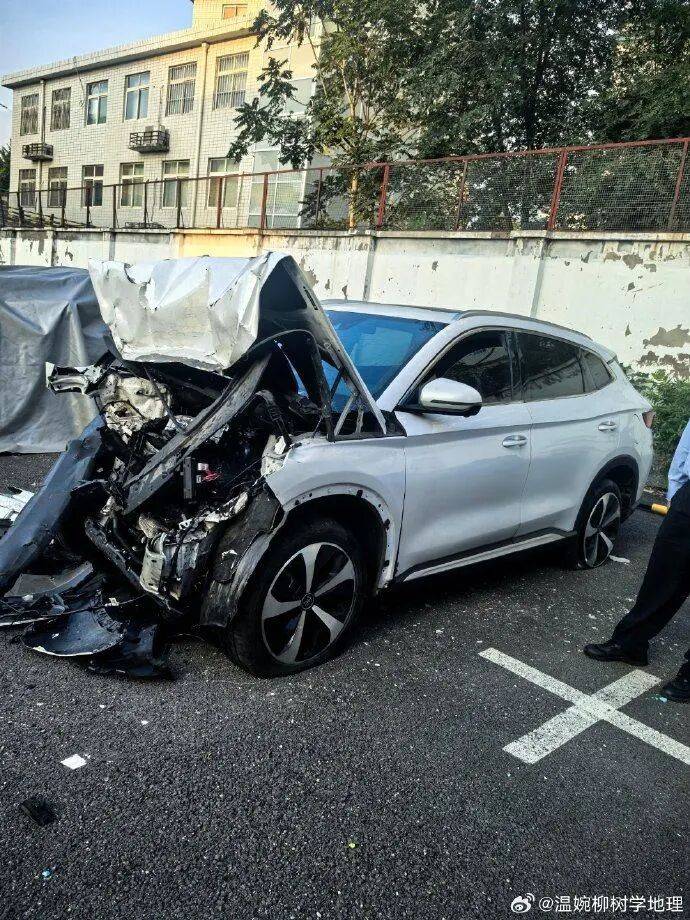 比亚迪车主多处骨折<strong></p>
<p>XRP行情</strong>，其妻发声：往后日子不知怎么过！陈震车祸后再度致歉