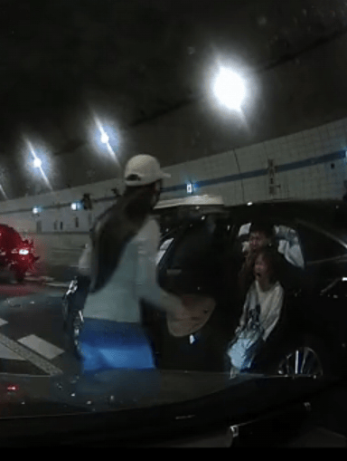 广州一男孩跪地拦车救母感动全网<strong></p>
<p>XRP行情</strong>,妈妈回应:哭着看完视频,“没有想到孩子这么爱我”