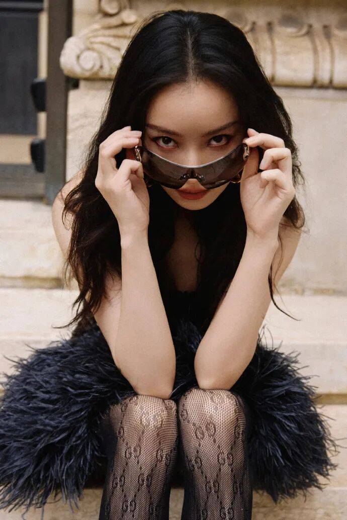 时装周上的女明星<strong></p>
<p>XRP行情</strong>，秋冬氛围感一键封顶！