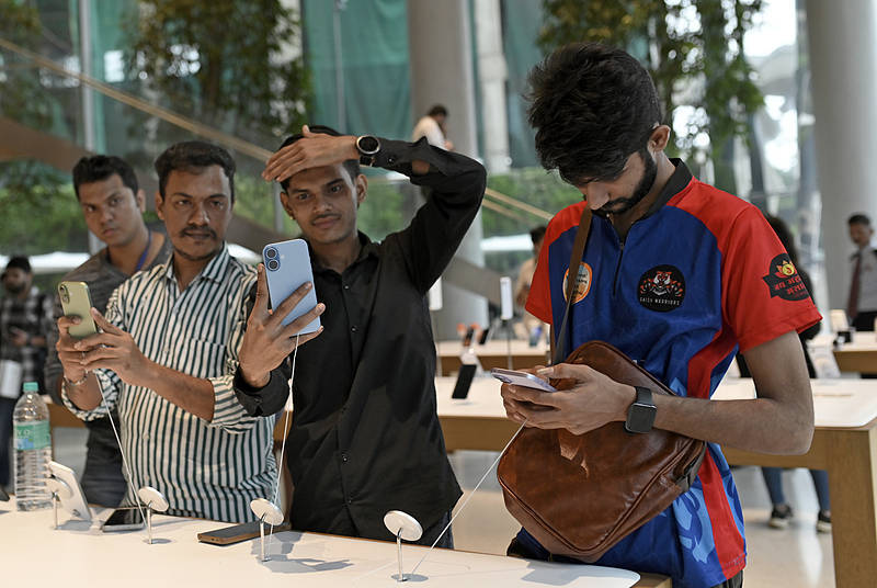 印度政府被曝正积极鼓励海外印度人回国<strong></p>
<p>瑞波币行情</strong>，但想让这些人从美回国绝非易事