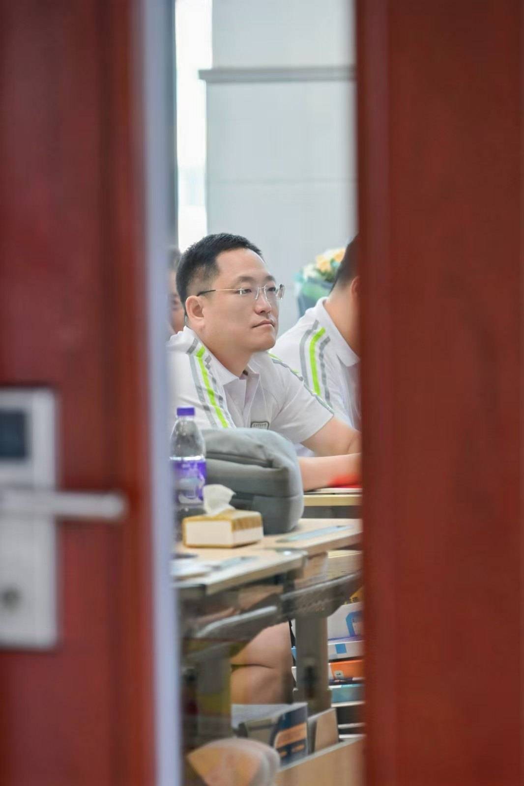 那个让老师骄傲的“调皮”班级！30年同学聚会<strong></p>
<p>DOT行情</strong>，还伴有一封来自贵州的感谢信