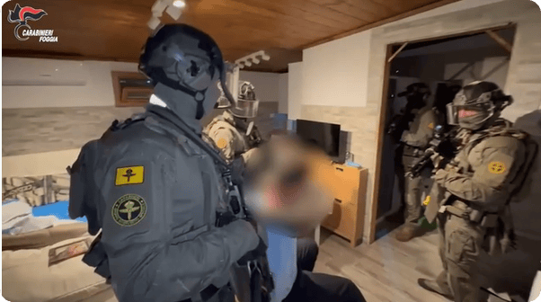 凯特患癌竟因辉瑞疫苗？伦敦4万被盗手机直飞香港<strong></p>
<p>波卡币行情</strong>，比贩毒暴利产业链曝光…