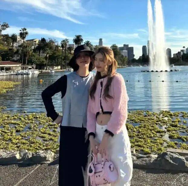 考古|冯小刚带女儿去陈思诚工作室！开个人账号还读影视专业<strong></p>
<p>币安币行情</strong>，她也要“女承父业”吗？