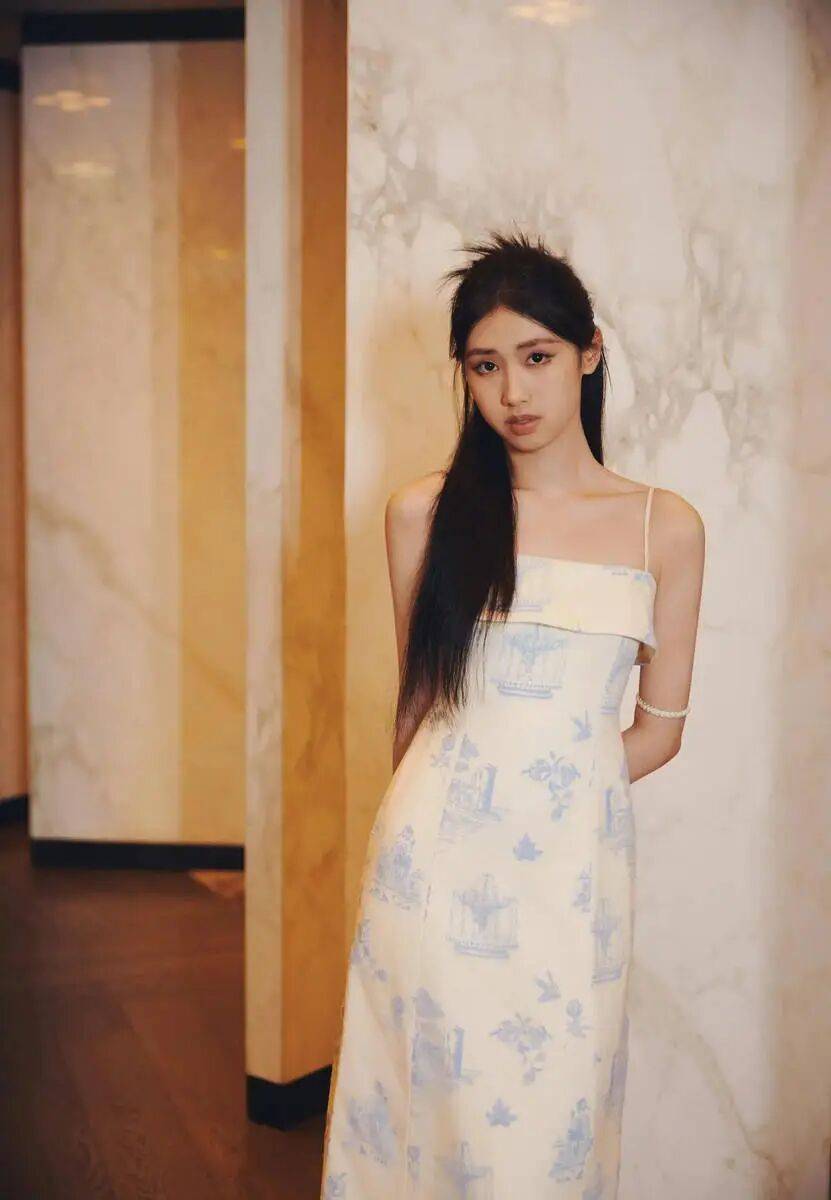 考古|冯小刚带女儿去陈思诚工作室！开个人账号还读影视专业<strong></p>
<p>币安币行情</strong>，她也要“女承父业”吗？