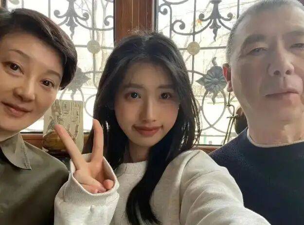 考古|冯小刚带女儿去陈思诚工作室！开个人账号还读影视专业<strong></p>
<p>币安币行情</strong>，她也要“女承父业”吗？