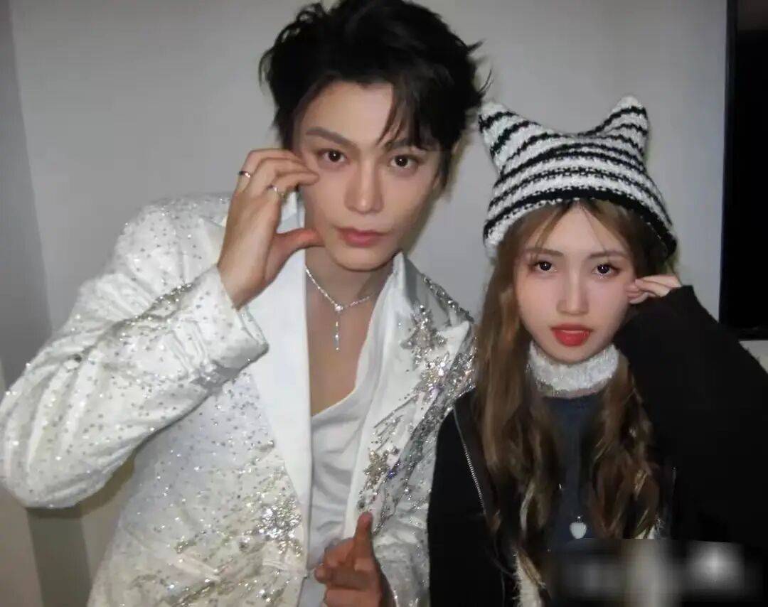 考古|冯小刚带女儿去陈思诚工作室！开个人账号还读影视专业<strong></p>
<p>币安币行情</strong>，她也要“女承父业”吗？